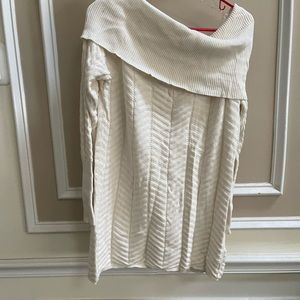 Super sexy sweater worn with leggings